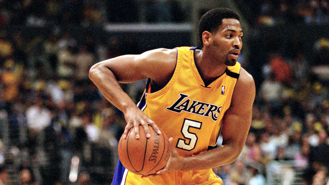 NBA-Live-Mobile-James-Worthy.jpg